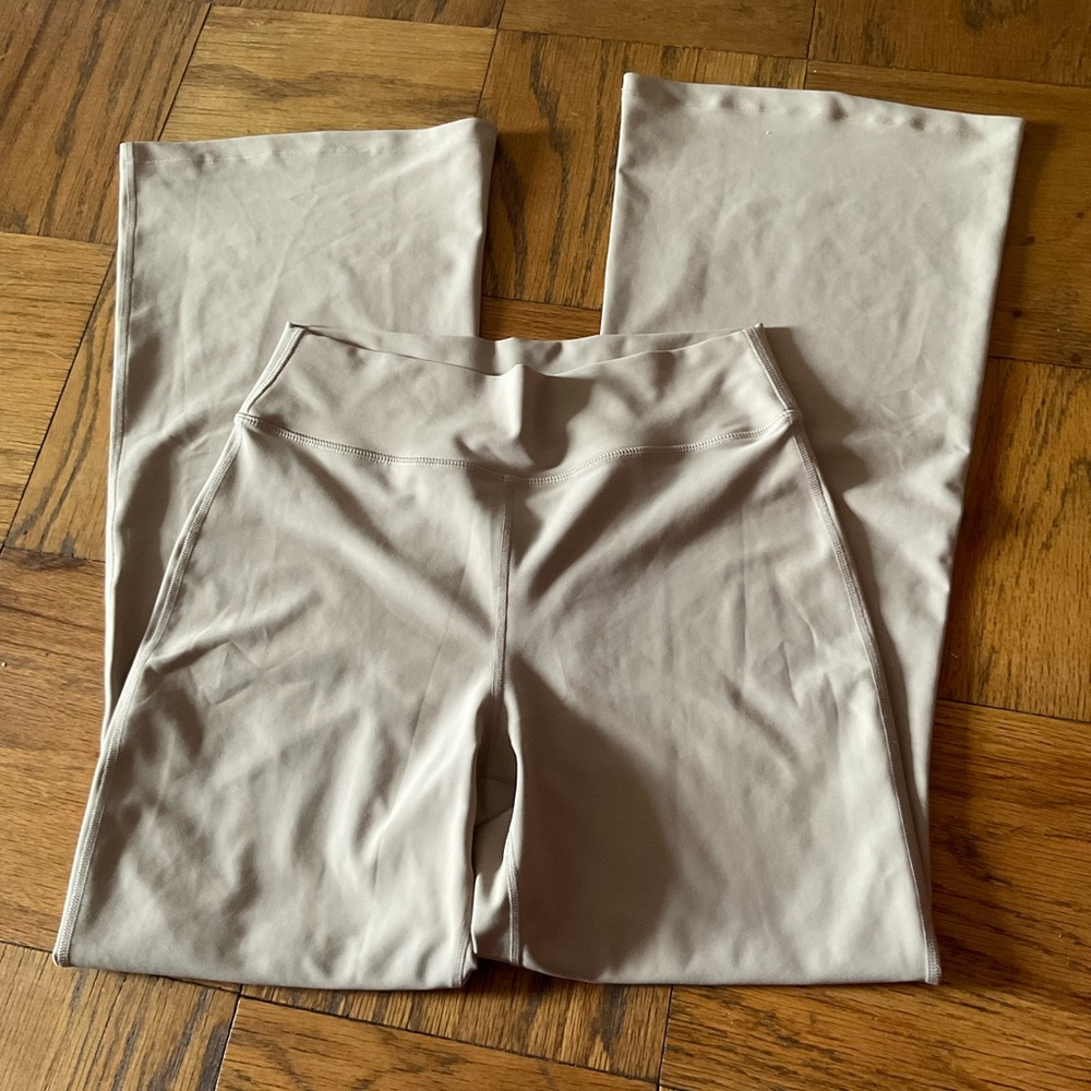 Old Navy Extra High Waisted Flare Legging